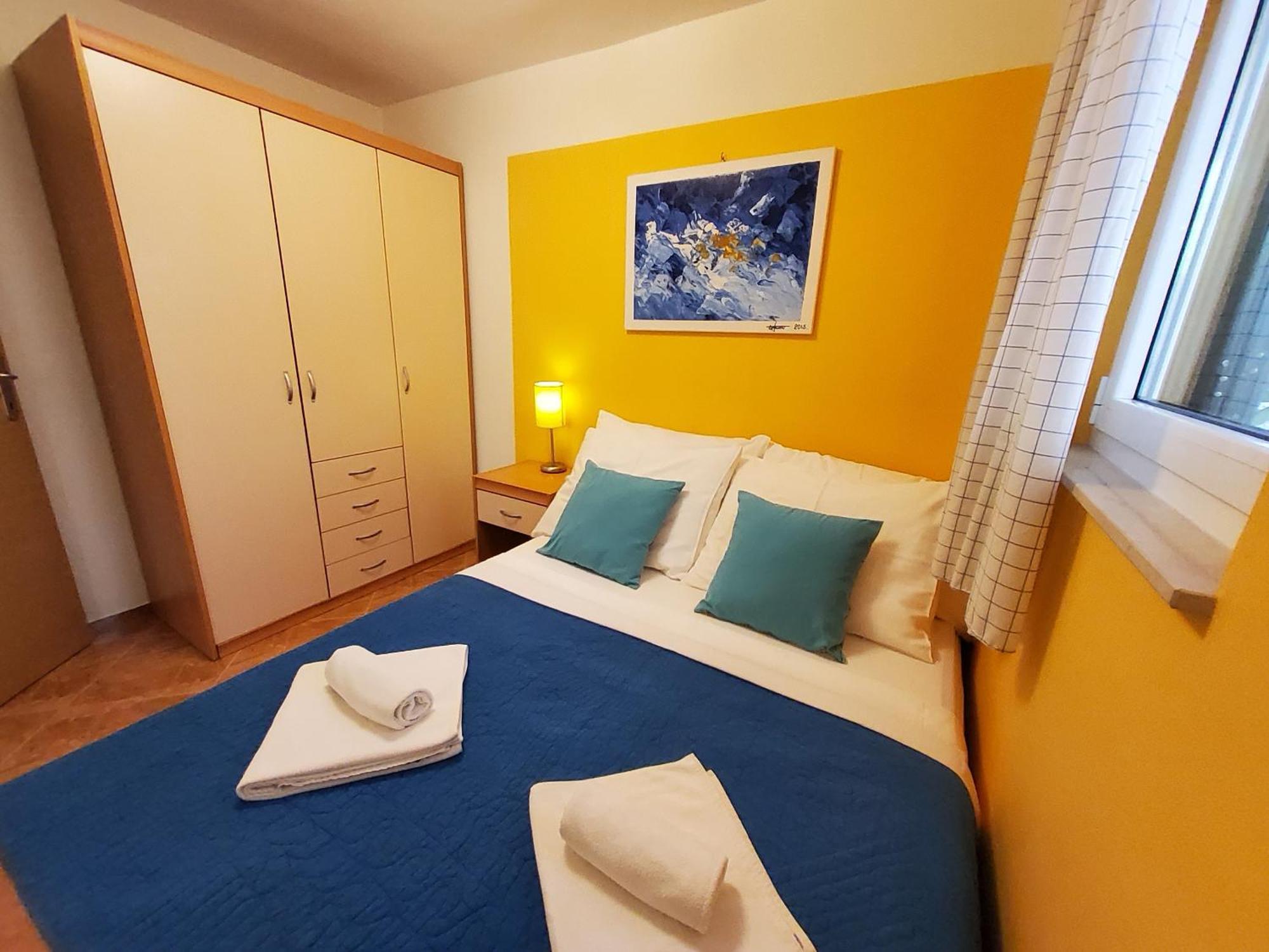 Apartments Petra I Karlo Turanj Oda fotoğraf